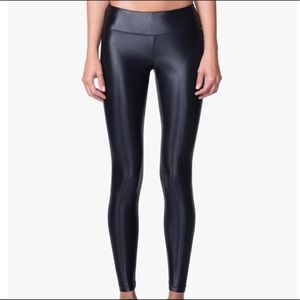 Koral shiny black leggings